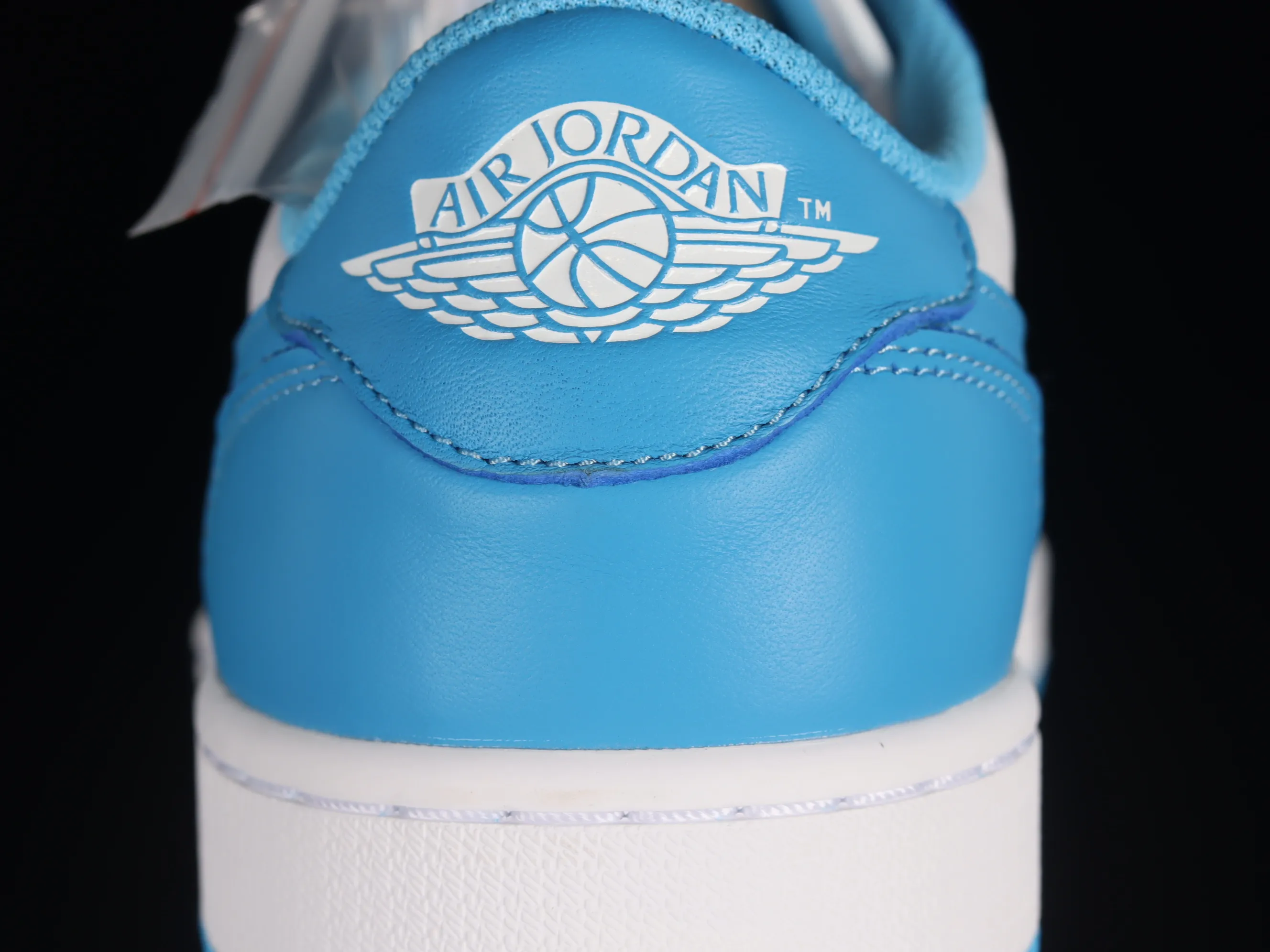 All categories Air Jordan Jordan series basketball shoes Air Jordan 1 Low pure original version Nk SB x Air Jordan 1 Low AJ1 Joe 1 joint North Carolina blue full head layer low-top basketball shoes CJ7891-401